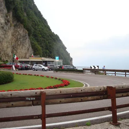 Gardameer-tignale-hasewinkel تينيالي